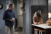 Last Man Standing – Mike (Tim Allen, l.); Eve (Kaitlyn Dever)