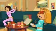 Power Sisters – Noch im Schlafanzug, spielen Wendy und Marine ein Videospiel, bei dem Wendy mit allen Mitteln, vor allem mit Wurf-Pizza, Marine besiegen will.