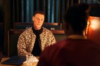 Femme – Preston (George MacKay, l.) macht bei seinem ersten Date mit Jules (Nathan Stewart-Jarrett, r.) auf dicke Hose.