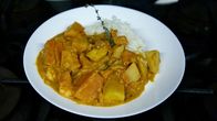 Zu Tisch ... – Zu Tisch Bordelais – Frankreich Kürbiscurry mit frischen Garnelen Copyright: SRF/Berlin Producers Media/Verena Mayer
