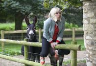 Agatha Raisin – Agatha Raisin (Ashley Jensen) ermittelt mit vollem Elan, auch wenn sie dafür einige Hürden überwinden muss, um an die Wahrheit zu gelangen.