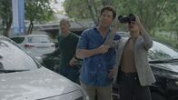 Almost Paradise – Ernesto Alamares (Arthur Acuña,l.), Alex Walker (Christian Kane,m.) und Kai Mendoza (Samantha Richelle)