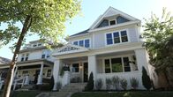 Good Bones - Mutter, Tochter, Home-Makeover – Haus mit vier Schlafzimmern und zwei Bädern.