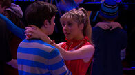 iCarly – Za małe / Zu niedrig