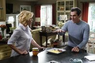 Modern Family – Julie Bowen (Claire Dunphy), Ty Burrell (Phil Dunphy).
