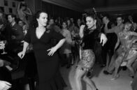 Arde Madrid – Im Tanzfieber: Debi Mazar als Ava Gardner (l.)