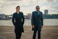Limitless – Können sie Brian rechtzeitig retten? Rebecca (Jennifer Carpenter, l.) und Boyle (Hill Harper, r.) ...