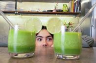 Zu Tisch mit Lucie - Kitchen Hacks – Lucies Grünkohl-Smoothie enthält viele Vitamine.