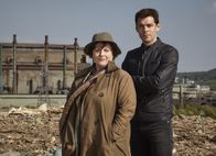 Vera - Ein ganz spezieller Fall – Vera Stanhope (Brenda Blethyn, l.); Aiden Healy (Kenny Doughty, r.)