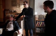 Blind ermittelt – Alexander Haller (Philipp Hochmair) und Nikolai Falk (Andreas Guenther, re.) finden Hallers früheren Kollegen Weber tot vor.