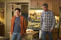 The Middle – L-R: Axl (Charlie McDermott) und Mike Heck (Neil Flynn)