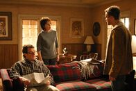 Malcolm mittendrin – v.li.: Hal (Bryan Cranston), Lois (Jane Kaczmarek), Francis (Christopher Kennedy Masterson).