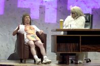bullyparade – Der Yeti alias Rick Kavanian (r.) hat einen ganz besonderen weiblichen Star zu Besuch: Michael "Bully" Herbig (l.).