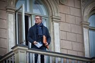 Verblendung – Nachdem er in einem Prozess unterlegen war, will Mikael Blomkvist (Daniel Craig) Stockholm verlassen.