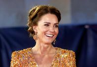 Kate Superstar - Der Kampf ums royale Image – Herzogin Kate bei ihrem spektakulären Auftritt zur aktuellen Premiere des neuesten James Bond-Films "No Time To Die" im September 2021 in London.