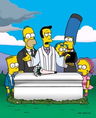 Die Simpsons – Reverend Lovejoy (M.) hält die Grabrede bei Maudes Beerdigung. Familie Simpson steht ihm bei.