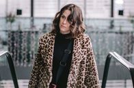 The Dry - Sekt oder Selters – Shiv (Roisin Gallagher) träumt von einem normalen Leben