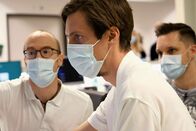 Impact – Impact Assistenzärzte vor Burnout – So gestresst und überlastet sind junge Medizinerinnen 58 Stunden – so viel arbeiten Assistenzärzt:innen laut einer aktuellen Umfrage im Schnitt pro Woche. Copyright: SRF