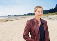 Reiff für die Insel – Die frisch gebackene Anwältin Katharina (Tanja Wedhorn) genießt das Inselleben.