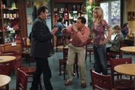 Two and a Half Men – ITALIA 1 NELLA FOTO, DA SINISTRA: JUDD NELSON (CHRIS), JON CRYER (ALAN) E COURTNEY THORNE-SMITH (LYNDSEY)
