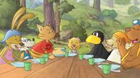 Der kleine Rabe Socke – Socke und Stulle streiten um die Nudeln.