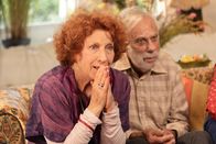 UFOs – Andréa Ferreol als Suzanne, Mère de Didier, Jean-Luc Bideau als Lucien, Père de Didier