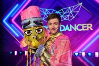 The Masked Dancer – Titel: The Masked Dancer; Schauspieler Timur Bartels ist DER BUNTSTIFT. Staffel: 1; Folge: 4; Ausstrahlungszeitraum bis: 2022-01-26; Copyright: ProSieben/Willi Weber; Fotograf: Willi Weber; Dateiname: 2416269.JPG; Rechtehinweis: Dieses Bild darf bis eine Woche nach Ausstrahlung honorarfrei fuer redaktionelle Zwecke und nur im Rahmen der Programmankuendigung verwendet werden. Spaetere Veroeffentlichungen sind nur nach Ruecksprache und ausdruecklicher Genehmigung der Seven.One Entertainment Group GmbH moeglich. Nicht fuer EPG! Verwendung nur mit vollstaendigem Copyrightvermerk. Das Foto darf nicht veraendert, bearbeitet und nur im Ganzen verwendet werden. Es darf nicht archiviert werden. Es darf nicht an Dritte weitergeleitet werden. Aneinanderreihung/Zusammenlegung/Kopplung von Bildern zum Zweck der Erstellung von Slide-Shows o.ä. nicht gestattet; Verbindung/Einfügen/Anfügen von Werbung nicht gestattet. Bei Fragen: foto@seven.one Voraussetzung fuer die Verwendung dieser Programmdaten ist die Zustimmung zu den Allgemeinen Geschaeftsbedingungen der Presselounges der Sender der Seven.One Entertainment Group GmbH.