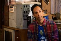 Community – Community Staffel 6 Folge 10 Auf einem Roadtrip: Danny Pudi als Abed Nadir Copyright: SRF/2015 Sony Pictures Television Inc. and Open 4 Business Productions LLC.