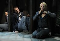 Saw V – Erst viel zu spät geht den Teilnehmern (v.l.n.r.: Meagan Good, Greg Bryk, Laura Gordon) des mörderischen Spiels auf, dass sie nur gemeinsam eine Überlebenschance haben ...