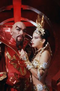 Flash Gordon – Imperator Ming (Max von Sydow, l.); Prinzessin Aura (Ornella Muti, r.)