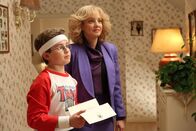 The Goldbergs – Beverly Goldberg (Wendi McLendon-Covey, l.); Adam Goldberg (Sean Giambrone, r.)