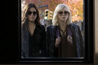 Ocean's 8 – Ocean's 8 Beste Komplizinnen: Sandra Bullock als Debbie Ocean, Cate Blanchett als Lou Copyright: SRF/Warner Bros.