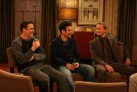 How I Met Your Mother – Der Junggesellenabschied von Marshall (Jason Segel, l.) steht bevor. Gemeinsam mit Ted (Josh Radnor, M.), Barney (Neil Patrick Harris, r.) und zwei weiteren Freunden gehts auf nach Atlantic City ...
