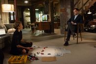 Elementary – Joan Watson (Lucy Liu, l.); Sherlock Holmes (Jonny Lee Miller, r.)