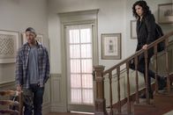 Brooklyn Nine-Nine – Marcus (Nick Cannon, l.); Rosa Diaz (Stephanie Beatriz, r.)