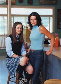 Gilmore Girls – v.li.: Lorelai 'Rory' Leigh Gilmore (Alexis Bledel), Lorelai Gilmore (Lauren Graham).