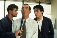 Die üblichen Verdächtigen – L-R: McManus (Stephen Baldwin), Kobayashi (Pete Postlethwaite), Keaton (Gabriel Byrne)