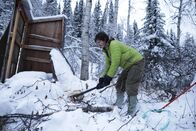 Alaska - Eisige Freiheit – Alex Javor baut ein Nebengebäude für sein Grundstück. (National Geographic/Tyler Colgan)