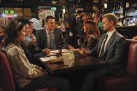 How I Met Your Mother – v.r.) und Robin (Cobie Smulders, l.) ...
