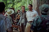 Welcome to the Jungle – Beim Versuch, den Amazonas zu verlassen, geraten Travis (Seann William Scott, l.) und Kopfgeldjäger Beck (Dwayne 'The Rock' Johnson) in so manches Abenteuer.