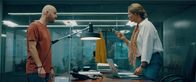 3 Hz – Thomas (Stan Van Samang) diskutiert mit Patricia (Emilie De Roo).
