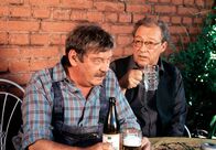 Das Traumpaar – Günther (Wolfgang Winkler, links) und Erwin (Jaecki Schwarz) kriegen sich wegen jeder Kleinigkeit in die Wolle...