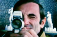 Aznavour by Charles – Charles Aznavour mit seiner Kamera