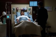 The Good Doctor – (v.li.) Ravi Kapoor (Minesh Goyal), Nicholas Gonzalez (Dr. Neil Melendez).