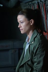 Navy CIS – Tony trifft auf seine Ex-Freundin Jeanne Benoit (Scottie Thompson), als Aufständische im Sudan eine Gruppe von freiwillig arbeitenden Ärzten angreifen, zu denen ihr Ehemann gehört. Doch wie wird Tony damit umgehen?