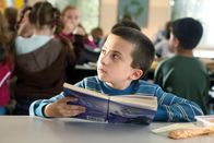 The Middle – Während Sue ein neues Projekt hat, bei dem sie Wurst- und Käseköstlichkeiten an der Haustür verkauft, hat Brick (Atticus Shaffer) ein Problem mit seiner neuen Freundin ...