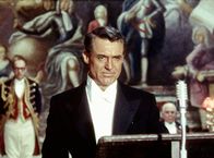 Indiskret – Der charmante Finanzexperte Philip Adams (Cary Grant) wird das Herz des berühmten Theaterstars Anna Kaiman gewinnen. Weiteres Bildmaterial finden Sie unter www.br-foto.de.