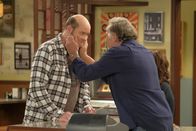 Superior Donuts – Tush (David Koechner, l.); Arthur (Judd Hirsch, r.)