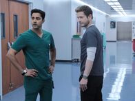 Atlanta Medical – Dr. Devon Pravesh (Manish Dayal, l.); Dr. Conrad Hawkins (Matt Czuchry, r.)