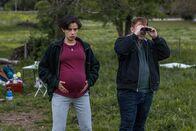 Neumatt – Neumatt Staffel 2 2022 Produktion: Zodiac Pictures Ltd Regie: Andrea Štaka & Christian Johannes Koch Buch: Marianne Wendt, Christian Schiller, Luisa Ricar, Ruth Rehmet, Rahel Grunder Folge 4 Hauptmotiv 2 Sie sind in den Streik getreten: Rumo Wehrli als (Jessie Belucci und Jérôme Humm als Lorenz Wyss